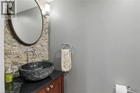 4237 Millcroft Park Drive Burlington ON L7M 3V7