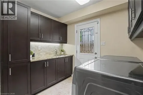 4237 Millcroft Park Drive Burlington ON L7M 3V7