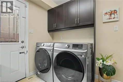 4237 Millcroft Park Drive Burlington ON L7M 3V7
