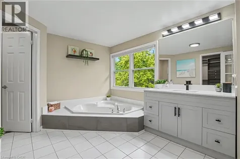 4237 Millcroft Park Drive Burlington ON L7M 3V7