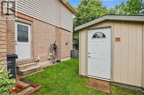 4237 Millcroft Park Drive Burlington ON L7M 3V7