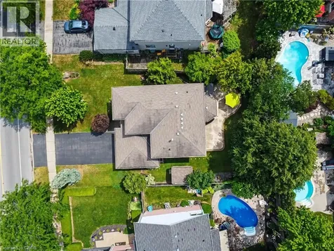 4237 Millcroft Park Drive Burlington ON L7M 3V7