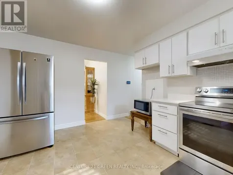 591 Dogwood Lane Waterloo ON N2L 4Y1