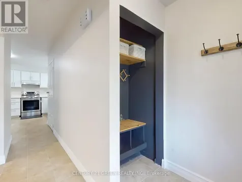 591 Dogwood Lane Waterloo ON N2L 4Y1