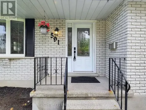 591 Dogwood Lane Waterloo ON N2L 4Y1