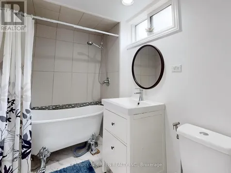 591 Dogwood Lane Waterloo ON N2L 4Y1