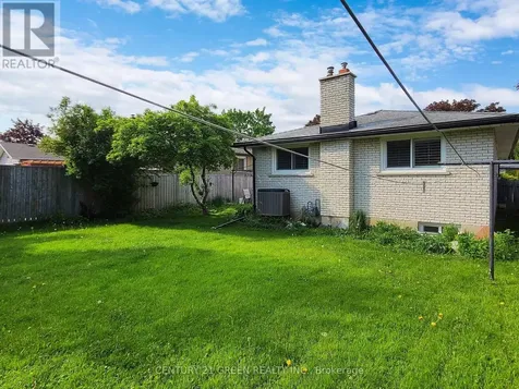 591 Dogwood Lane Waterloo ON N2L 4Y1