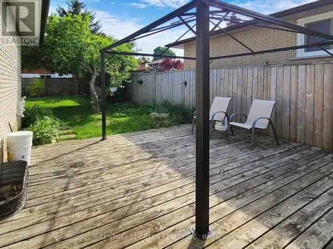 591 Dogwood Lane Waterloo ON N2L 4Y1