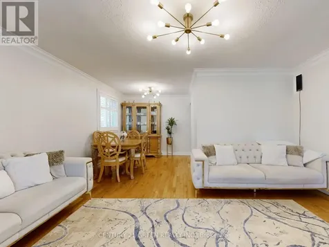 591 Dogwood Lane Waterloo ON N2L 4Y1