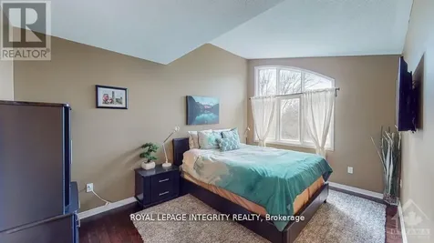 106 Blackdome Crescent Ottawa ON K2T 1B1