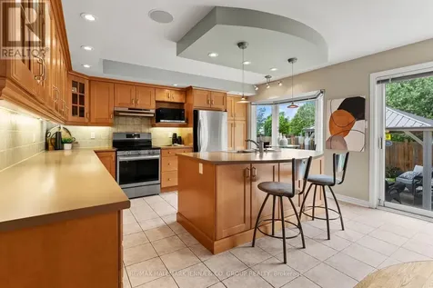 70 Huntersfield Drive Ottawa ON K1T 3L7