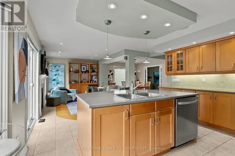 70 Huntersfield Drive Ottawa ON K1T 3L7