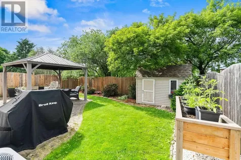 70 Huntersfield Drive Ottawa ON K1T 3L7