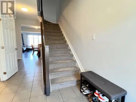 49 Bermondsay Way Ottawa ON K2S 2Y7