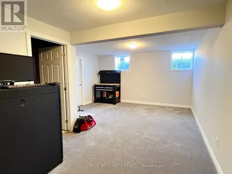 49 Bermondsay Way Ottawa ON K2S 2Y7
