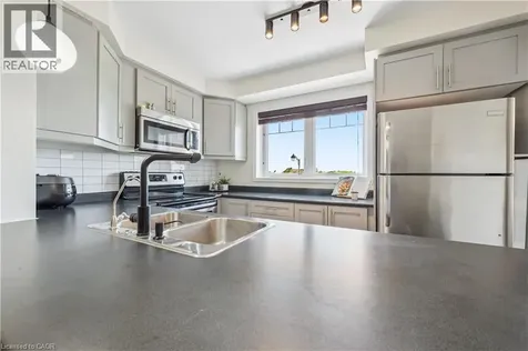 9 Outlook Terrace Kitchener ON N2R 0K6