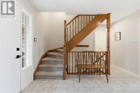 187 Alderlea Avenue Hamilton ON L0R 1W0