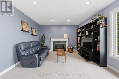 187 Alderlea Avenue Hamilton ON L0R 1W0