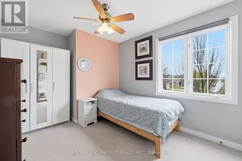 187 Alderlea Avenue Hamilton ON L0R 1W0