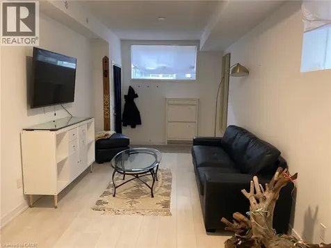 1131 Cooke Boulevard Burlington ON L7T 0C3