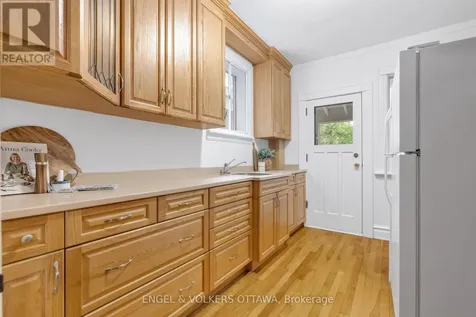 54 Glendale Avenue Ottawa ON K1S 1W4