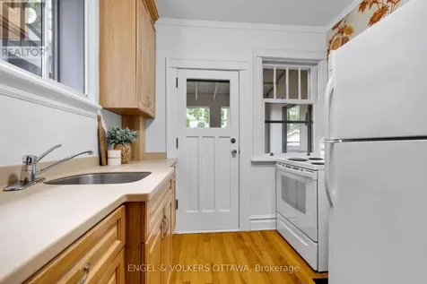 54 Glendale Avenue Ottawa ON K1S 1W4