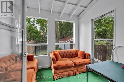 54 Glendale Avenue Ottawa ON K1S 1W4