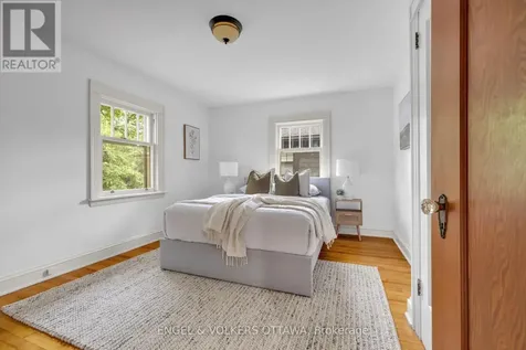 54 Glendale Avenue Ottawa ON K1S 1W4