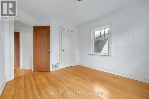 54 Glendale Avenue Ottawa ON K1S 1W4
