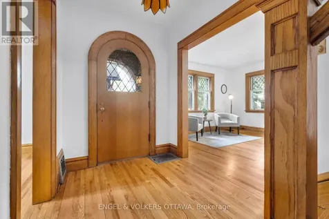 54 Glendale Avenue Ottawa ON K1S 1W4