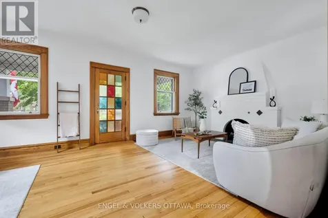 54 Glendale Avenue Ottawa ON K1S 1W4