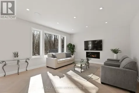 820 Mercier Crescent Ottawa ON K1W 0N6