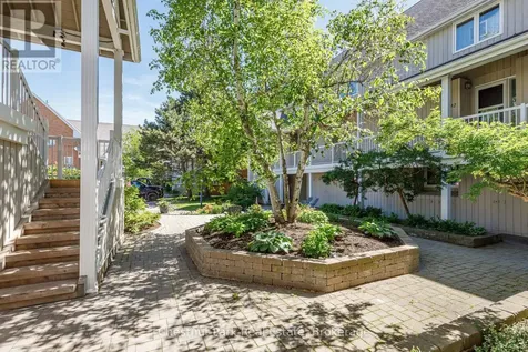 18 Ramblings Way Collingwood ON L9Y 5S4