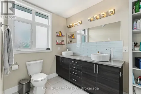 74 Nutting Crescent Ottawa ON K4M 0C3