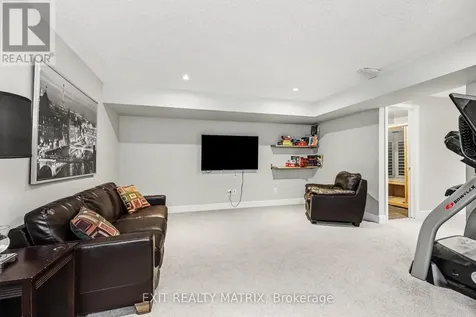 74 Nutting Crescent Ottawa ON K4M 0C3