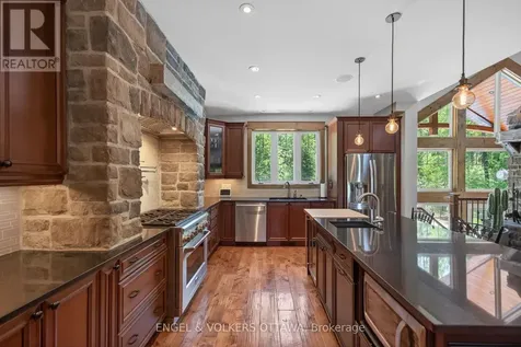 328 Silent Wood Grove Ottawa ON K0A 1L0