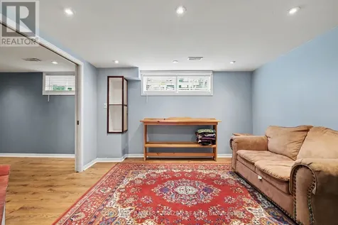 34 Downsview Crescent Ottawa ON K2G 0A5