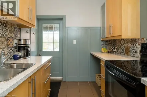 146 Forest Avenue Hamilton ON L8N 1X5