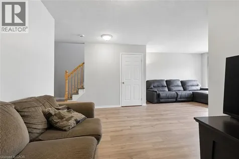 72 Chesterton Lane Guelph ON N1E 7A6