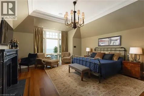 2054 Lakeshore Road East Oakville ON L6J 1M3