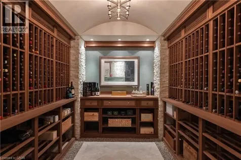 2054 Lakeshore Road East Oakville ON L6J 1M3
