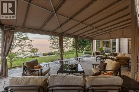 2054 Lakeshore Road East Oakville ON L6J 1M3