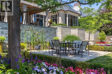 2054 Lakeshore Road East Oakville ON L6J 1M3