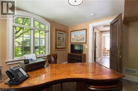 2054 Lakeshore Road East Oakville ON L6J 1M3