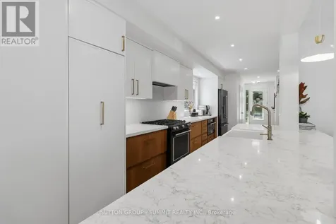 2111 Westmount Drive Oakville (wm Westmount) ON L6M 3P3