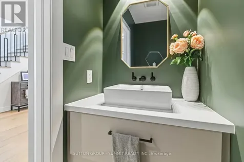 2111 Westmount Drive Oakville (wm Westmount) ON L6M 3P3