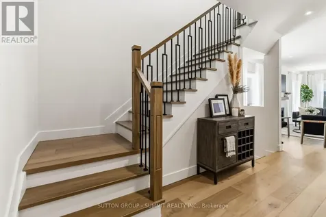 2111 Westmount Drive Oakville (wm Westmount) ON L6M 3P3