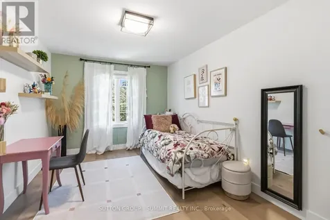 2111 Westmount Drive Oakville (wm Westmount) ON L6M 3P3