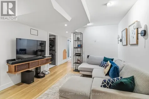 2111 Westmount Drive Oakville (wm Westmount) ON L6M 3P3