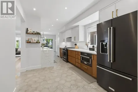 2111 Westmount Drive Oakville (wm Westmount) ON L6M 3P3